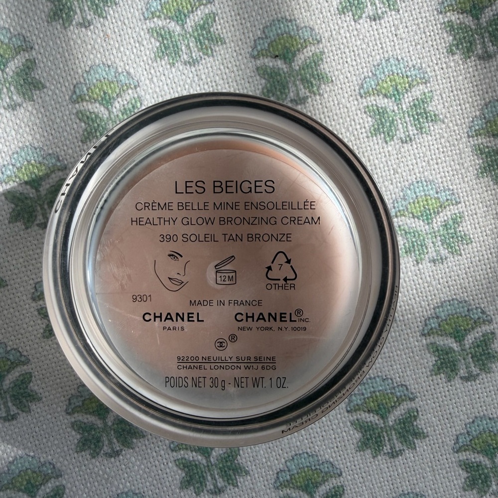 CHANEL Les Beiges Soleil Tan Bronze Cream not a liquid.